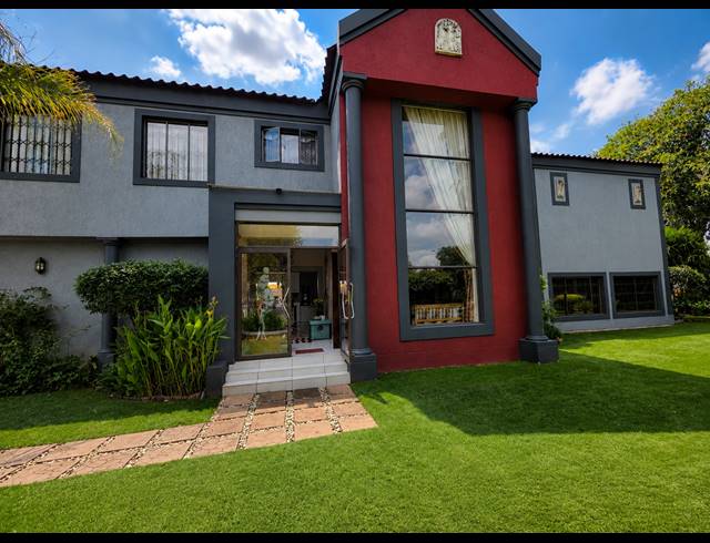 7 BEDROOM HOUSE FOR SALE IN THREE RIVERS